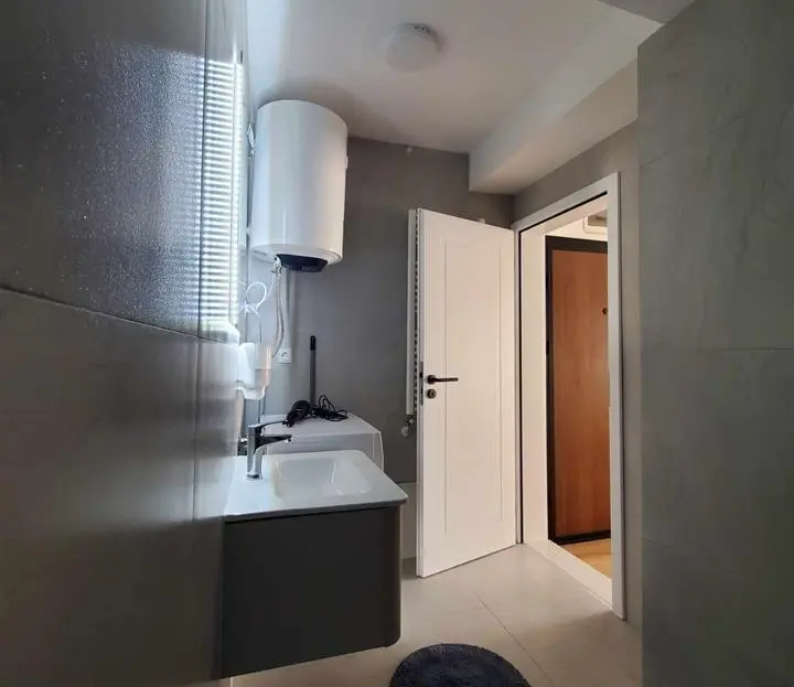 Shitet apartmenti te hotel sirius