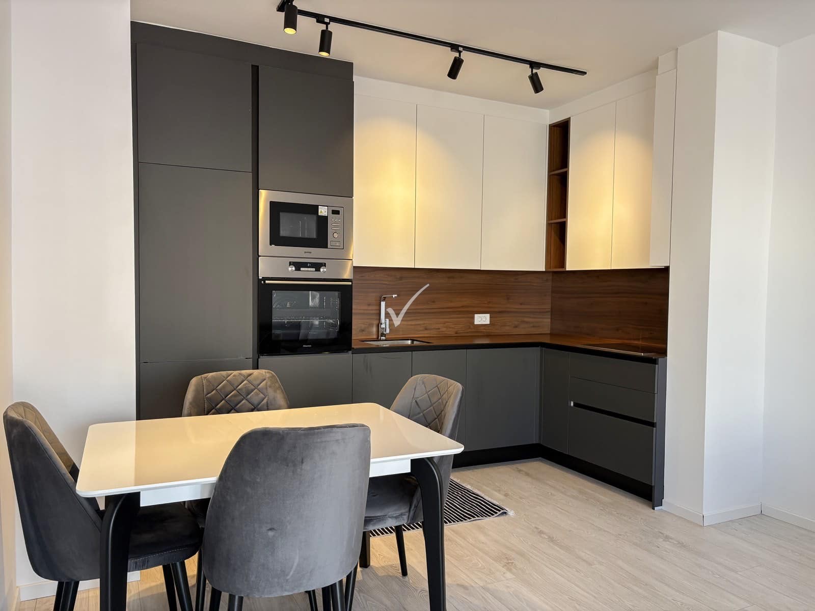 474791489 10235908320071010 8365928710258545218 N