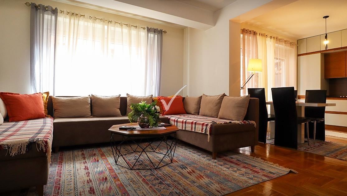 Banes E Mobiluar Me Qera 1