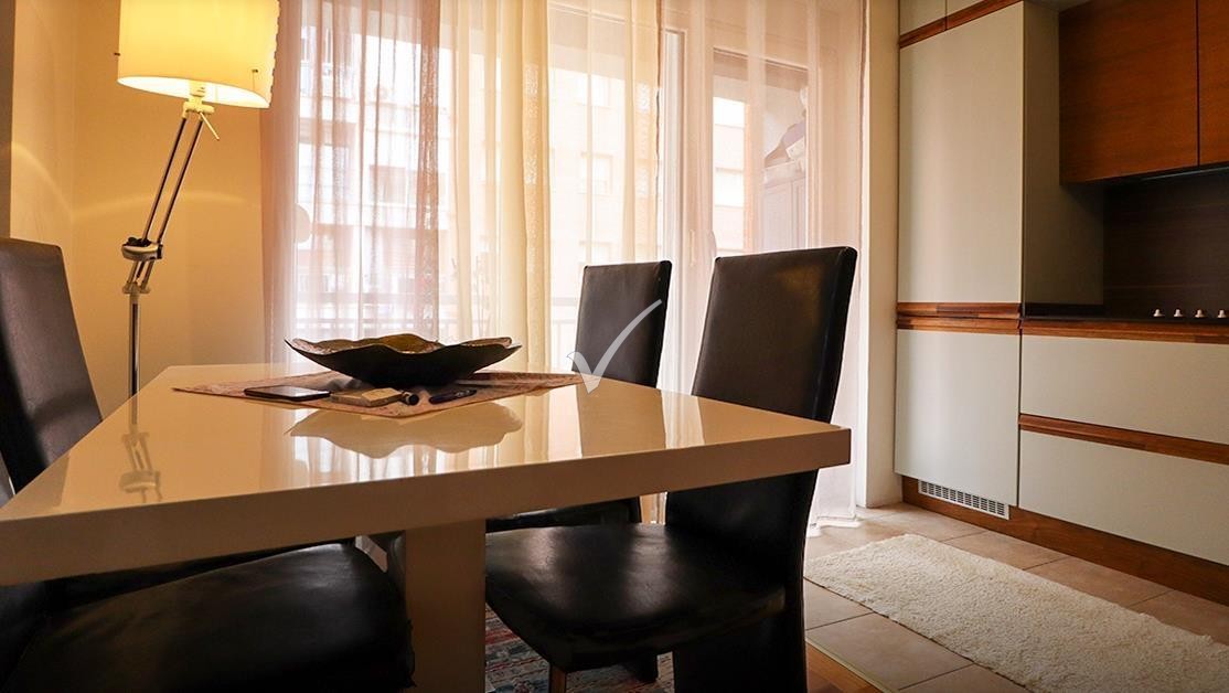 Banes E Mobiluar Me Qera 4