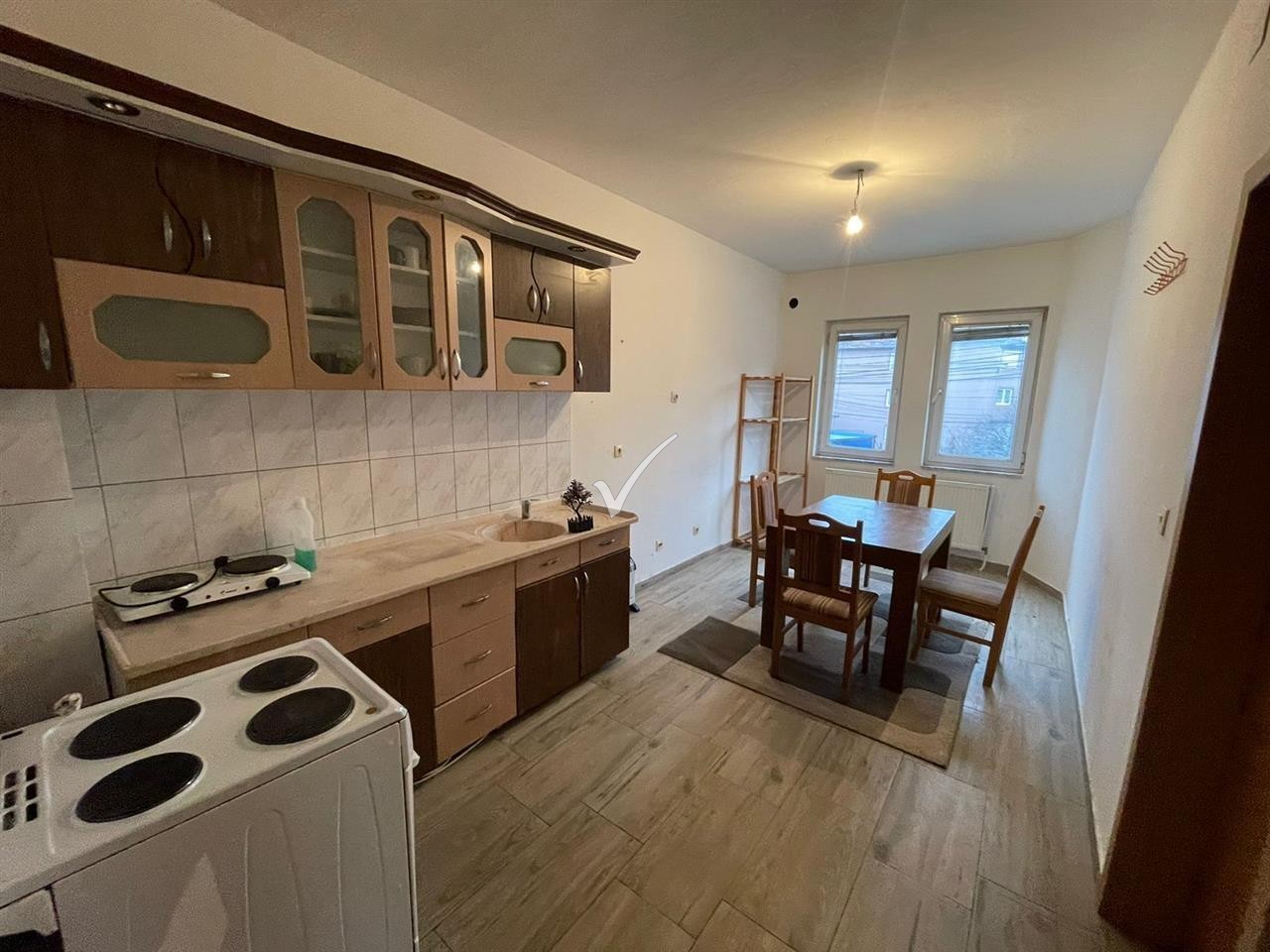 Banesa Ipet Me Qera 2