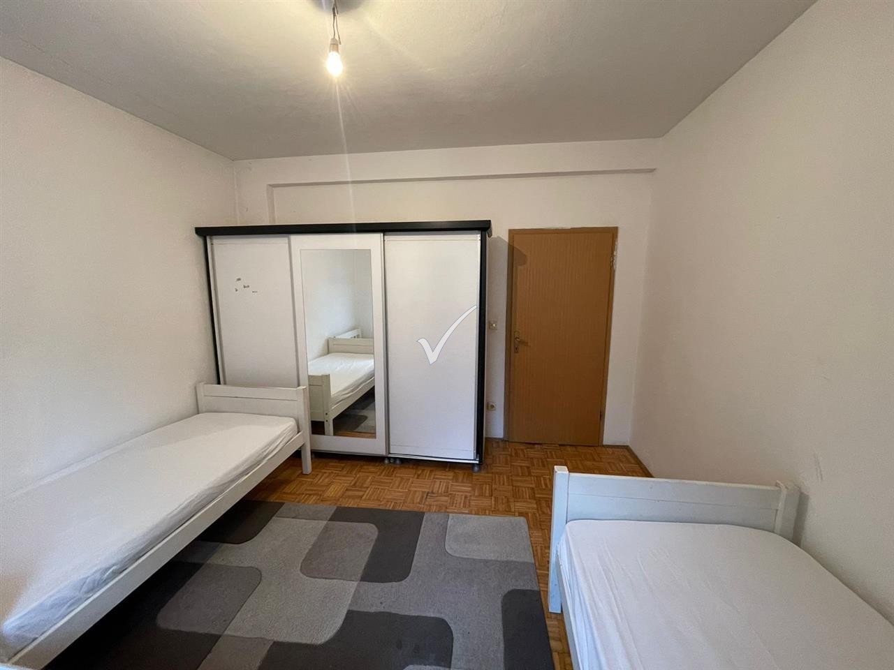 Banesa Ipet Me Qera 4