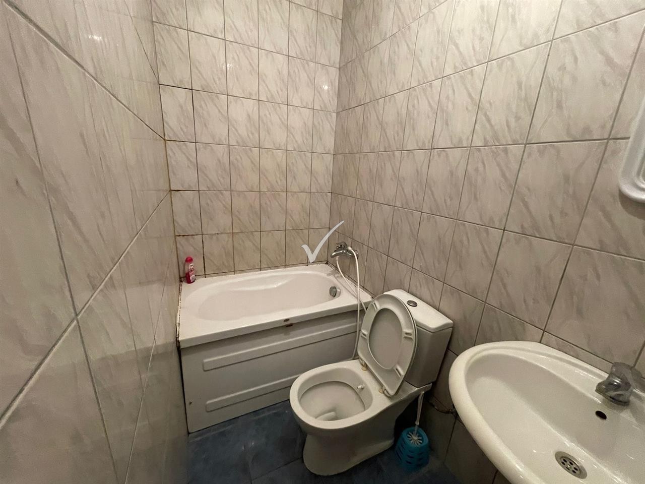 Banesa Ipet Me Qera 5