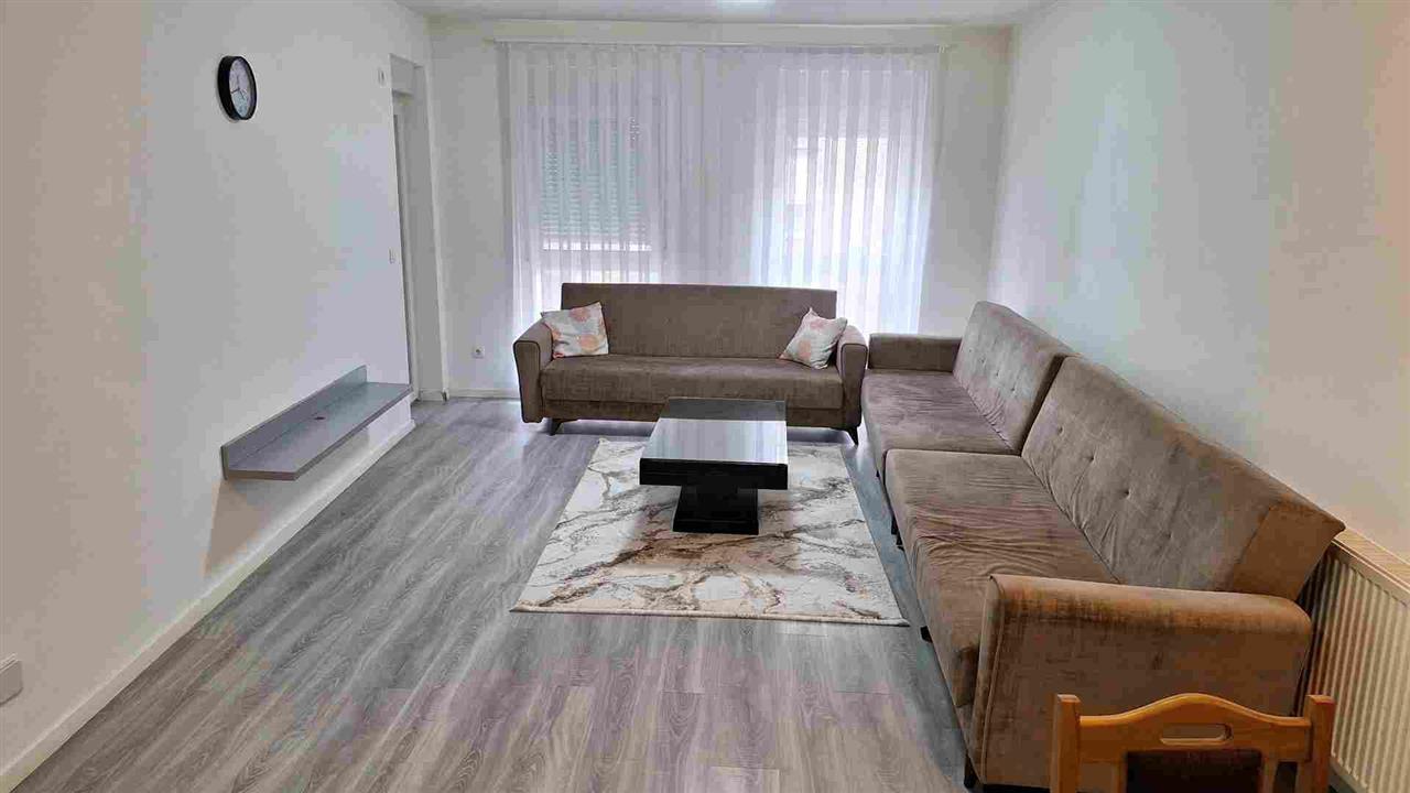 Banesa Me Qera Me Garazhe Ne Fushe Kosove