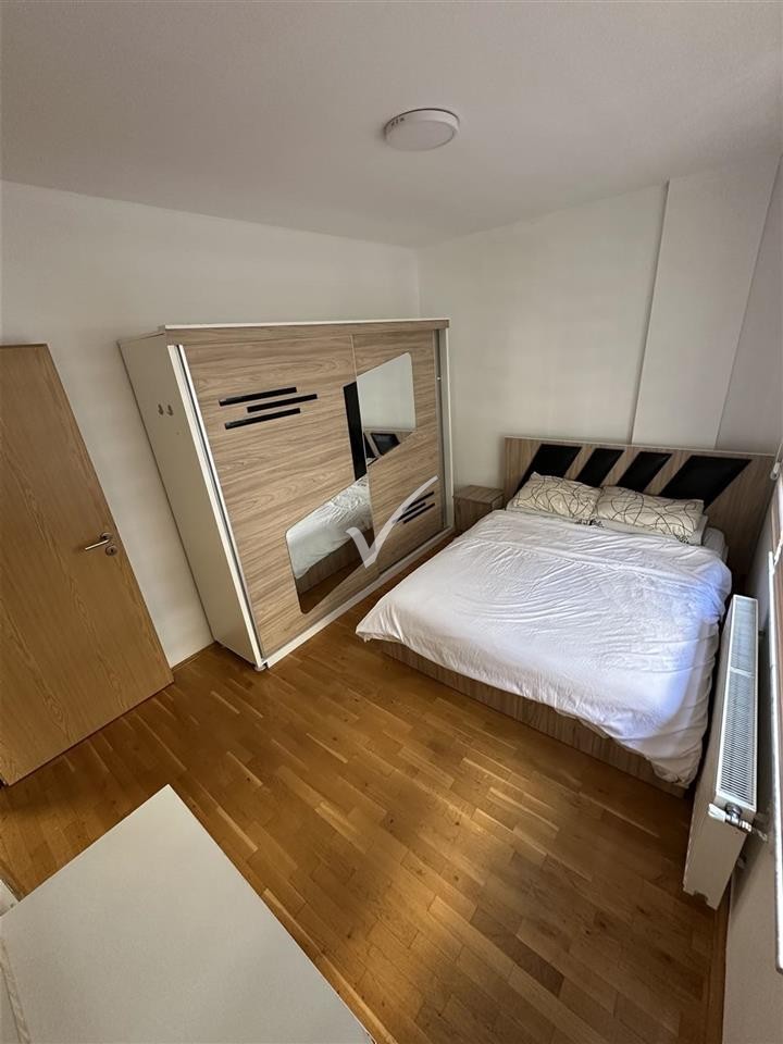 Banese Me Qera Tek Bajram Kelmendi 4