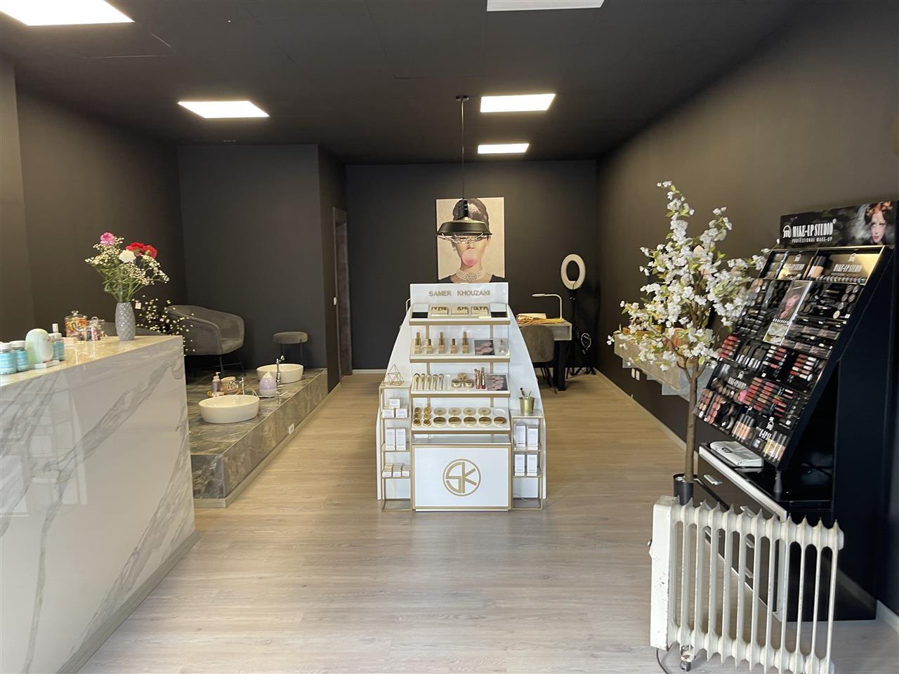 Jipet Lokali Me Qira Te Parku I Qytetit (1)