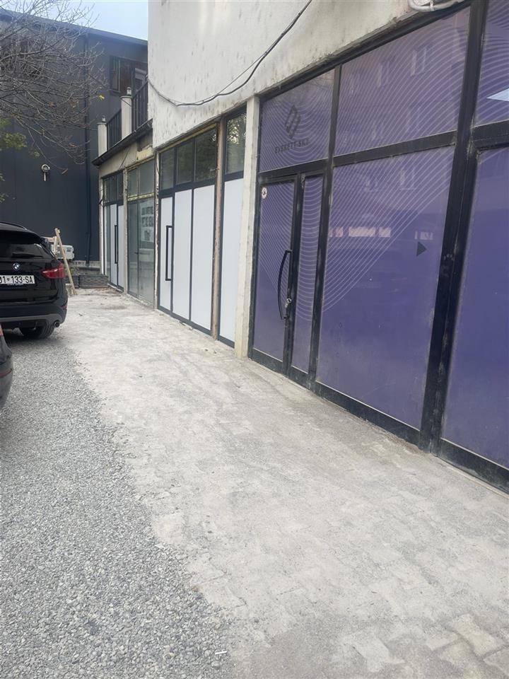 Jipet Lokali Per Magacin Te Qafa Rruga Uck 60m2