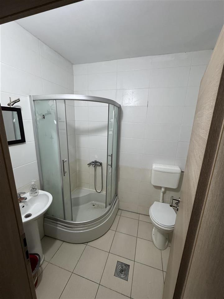 Leshohet Banesa Me Qera Ne Lagjen E Spitalit