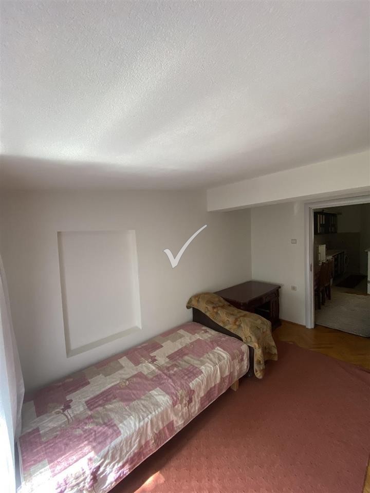 Leshohet Banesa Me Qira 4