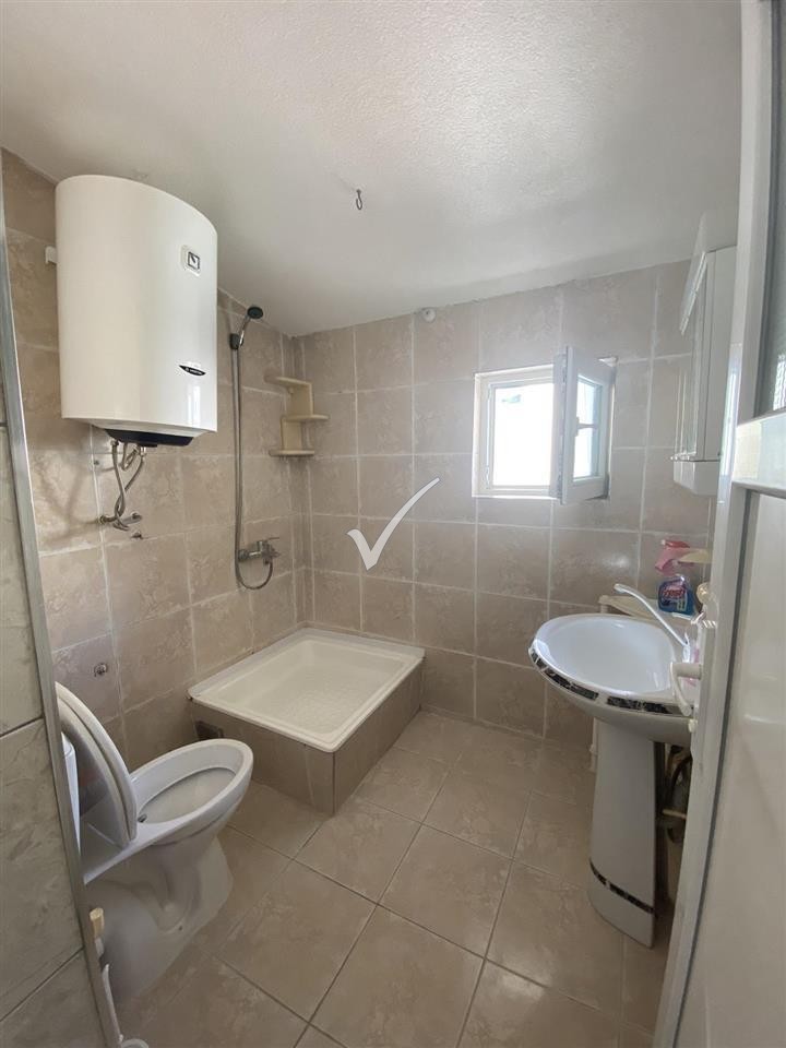 Leshohet Banesa Me Qira 6