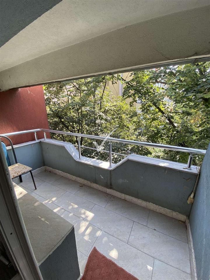 Leshohet Banesa Me Qira 8