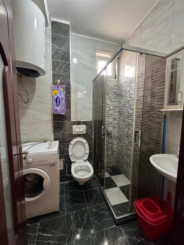 Leshohet me qera banesa me siperfaqe banimi85m2 me lokacion