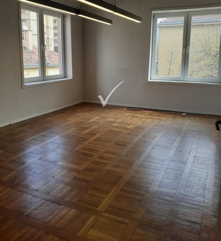 Leshoje Banesen Me Qira 1