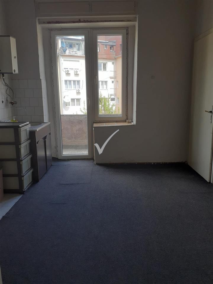 Leshoje Banesen Me Qira 2