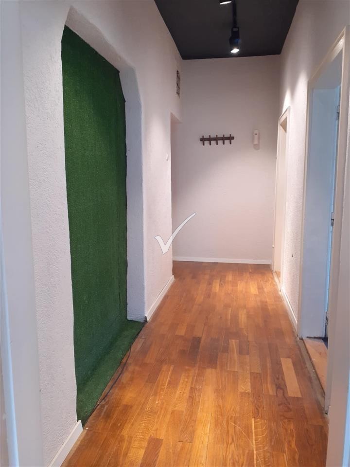 Leshoje Banesen Me Qira