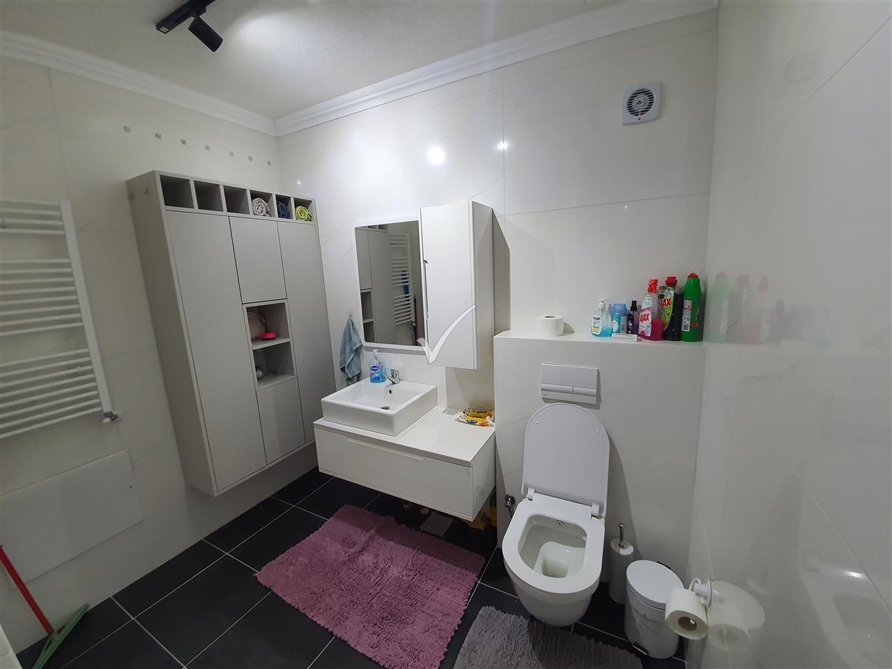 Leshoje Me Qera Banesen E Mobiliuar 1