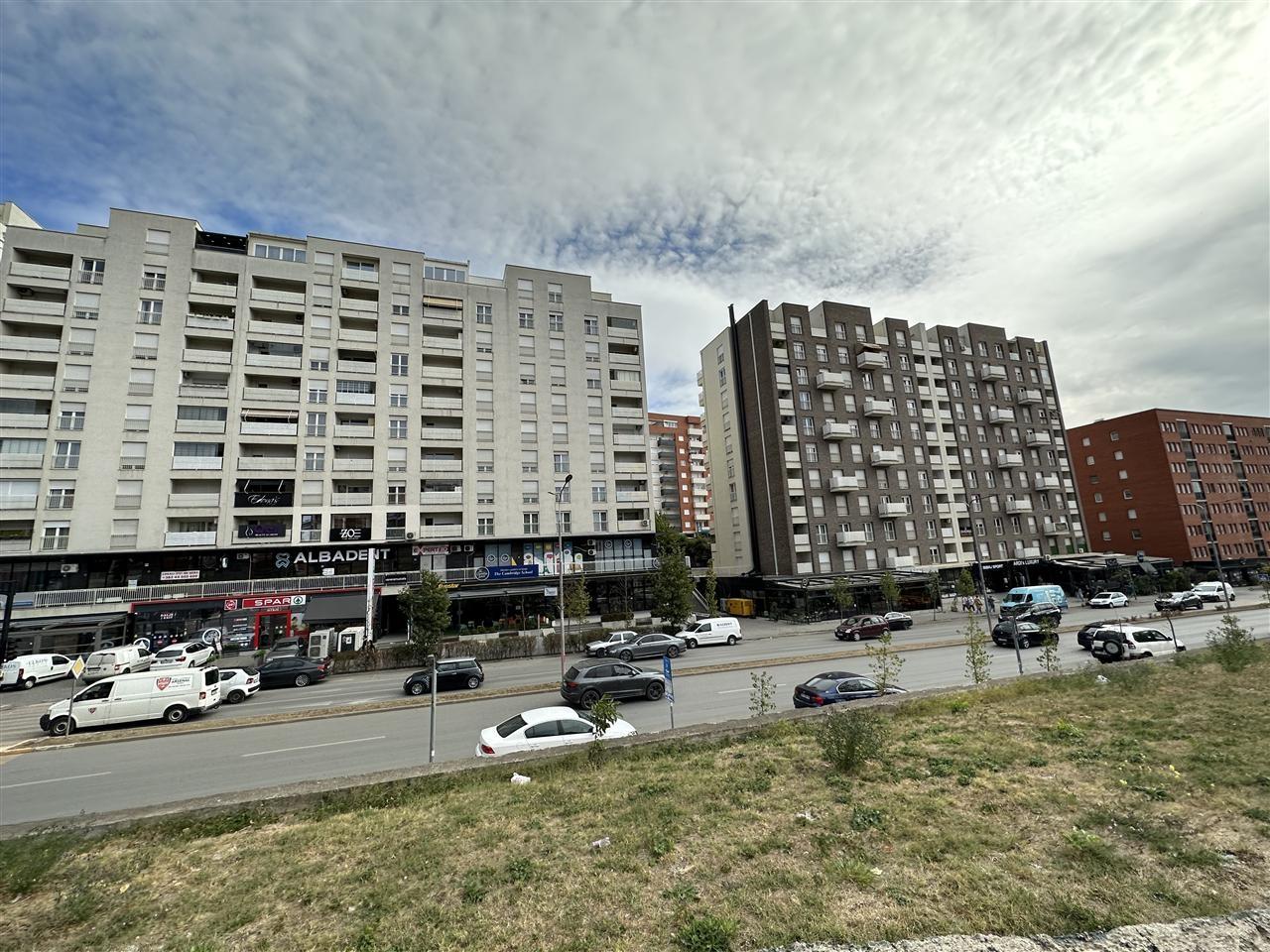 Banesa me qera rruga b te fivestar (1)