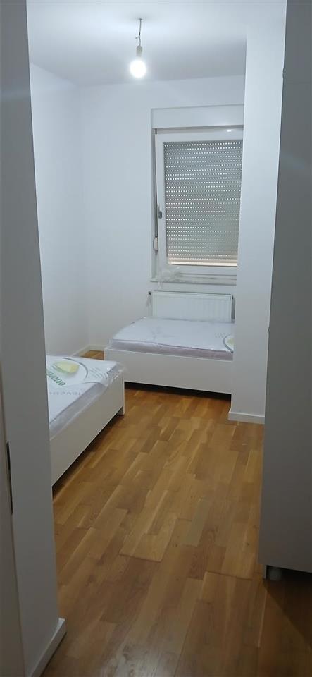 Banese me qira ne tophane rruga e vushtrrise (3)