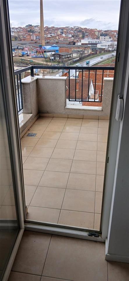 Banese me qira ne tophane rruga e vushtrrise (7)