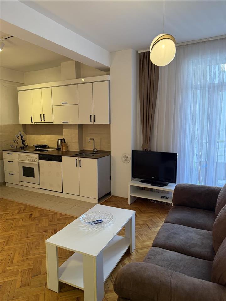 Ipet Me Qira Banesa Ne Prishtine Perballe Kolegjit Fama (2)