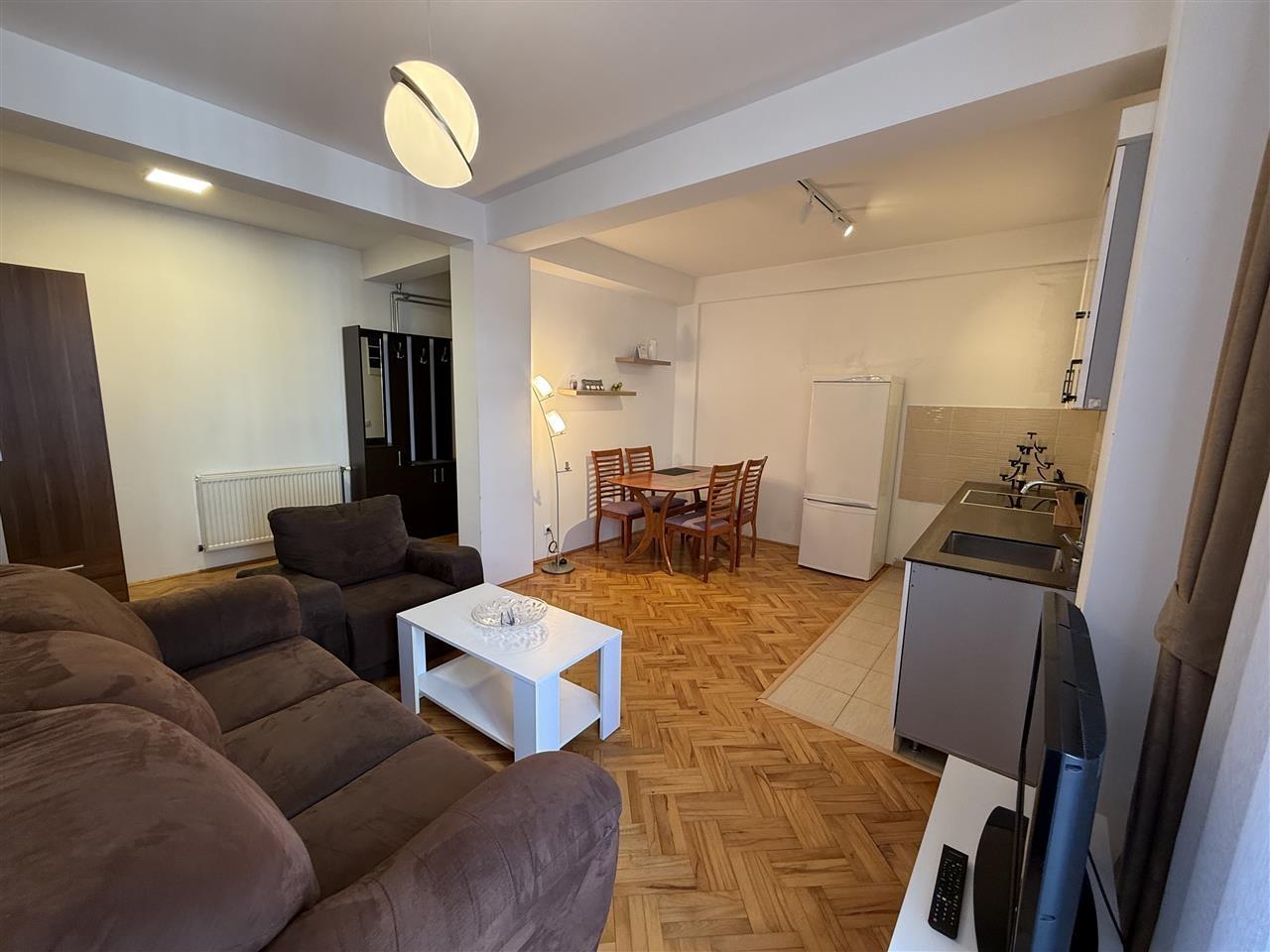 Ipet Me Qira Banesa Ne Prishtine Perballe Kolegjit Fama (5)