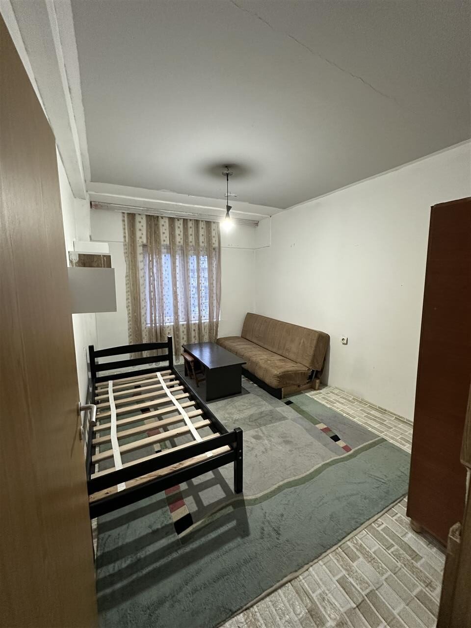 Jap banese me qera ne prishtine (1)