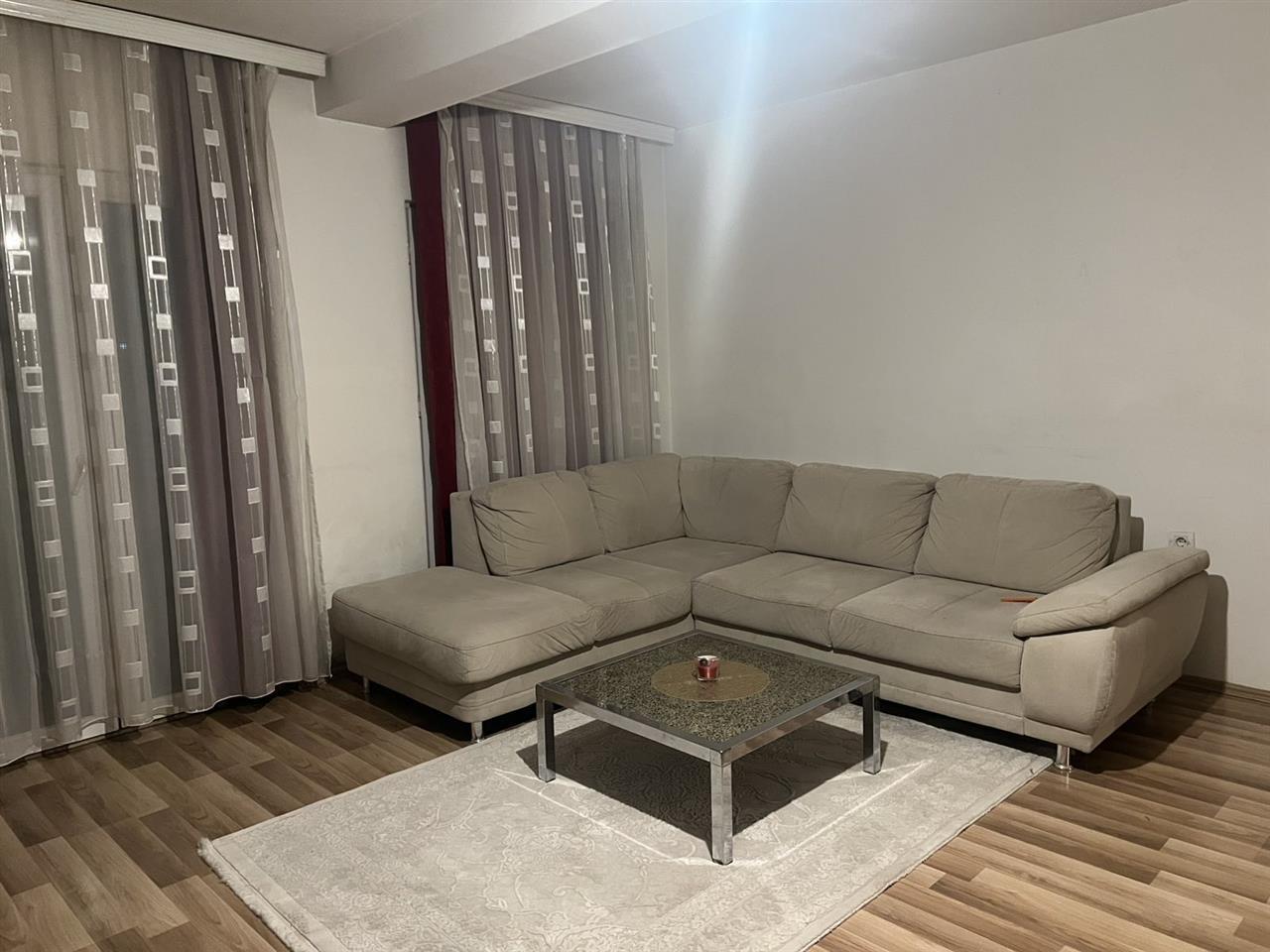 Jeper banesa me qira