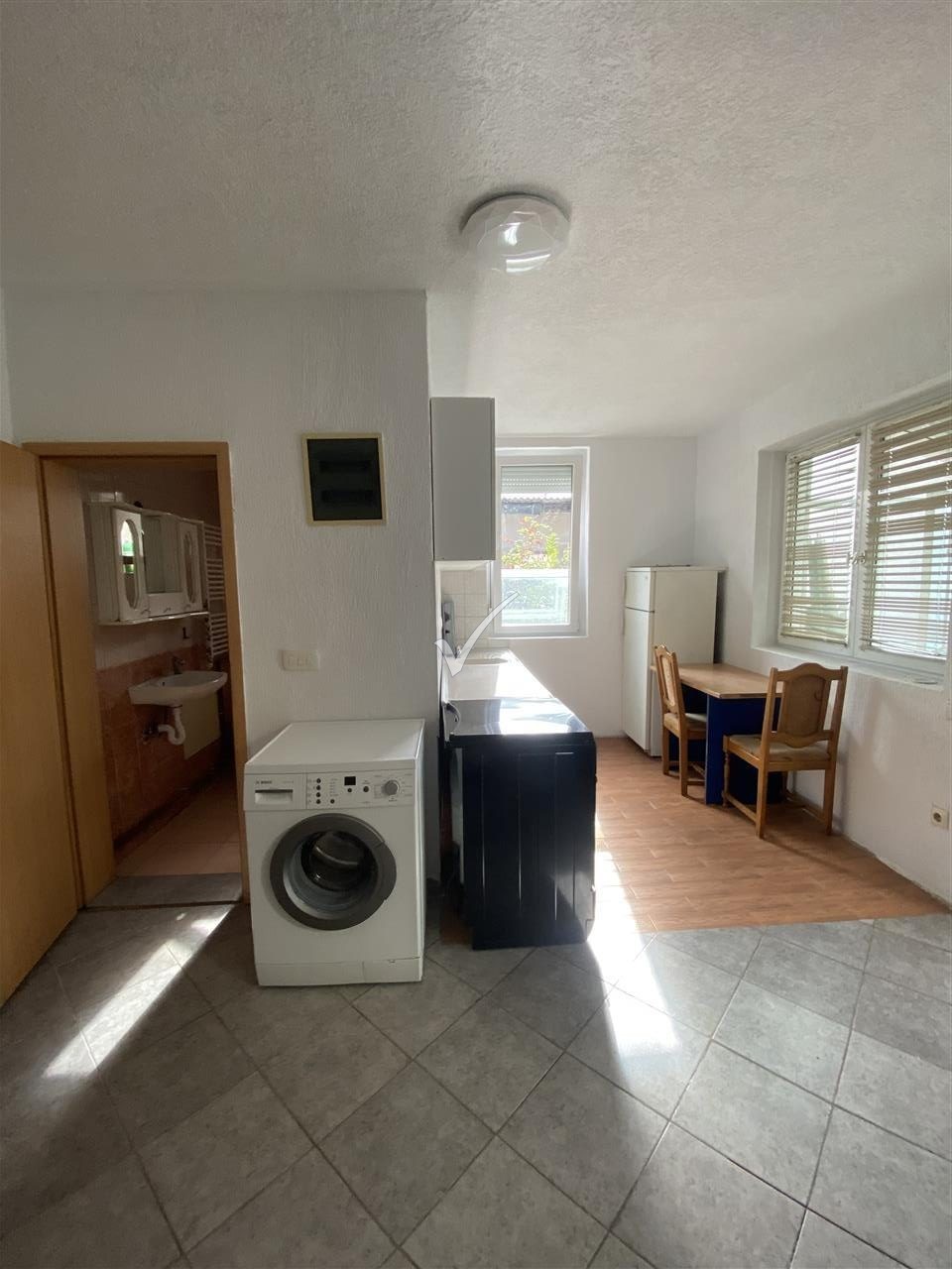 Leshoj Gasonjere Me Qira 5 Rotated