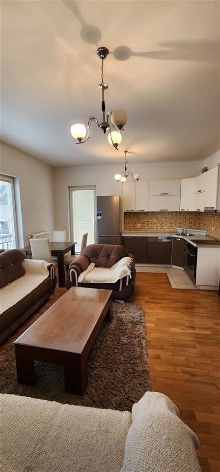 Banes me qera ne rrugen b (2)