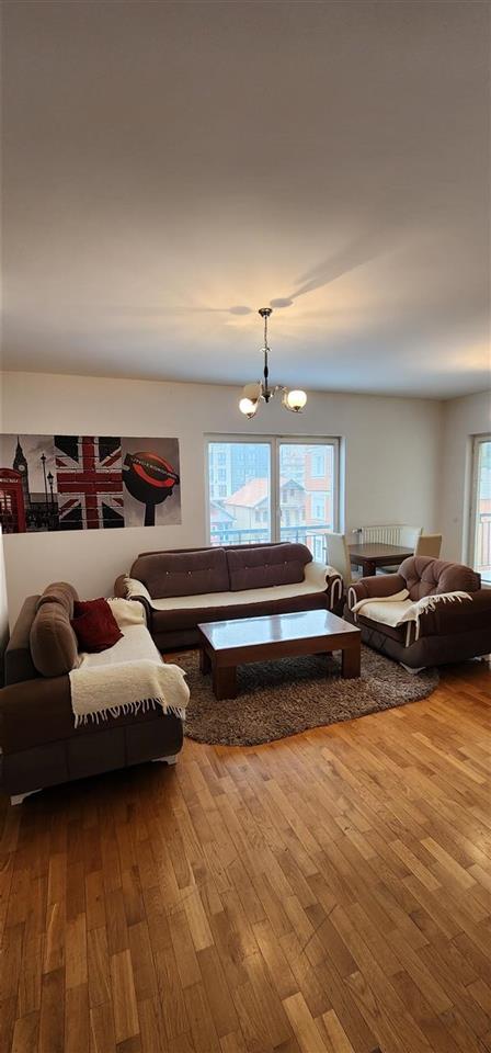 Banes me qera ne rrugen b