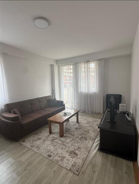 Banes per qera rruga b