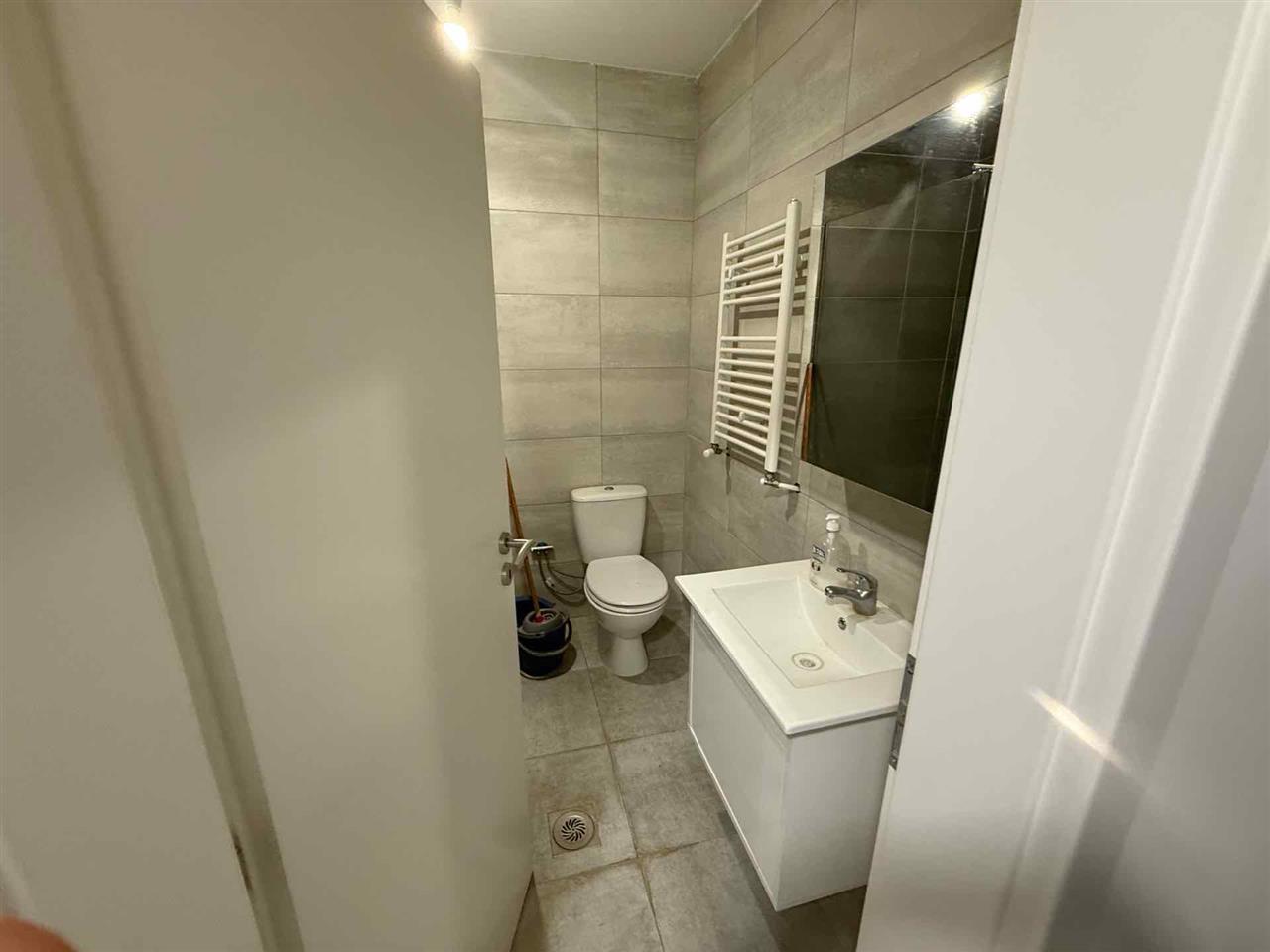 Banesa jepet me qira (3)