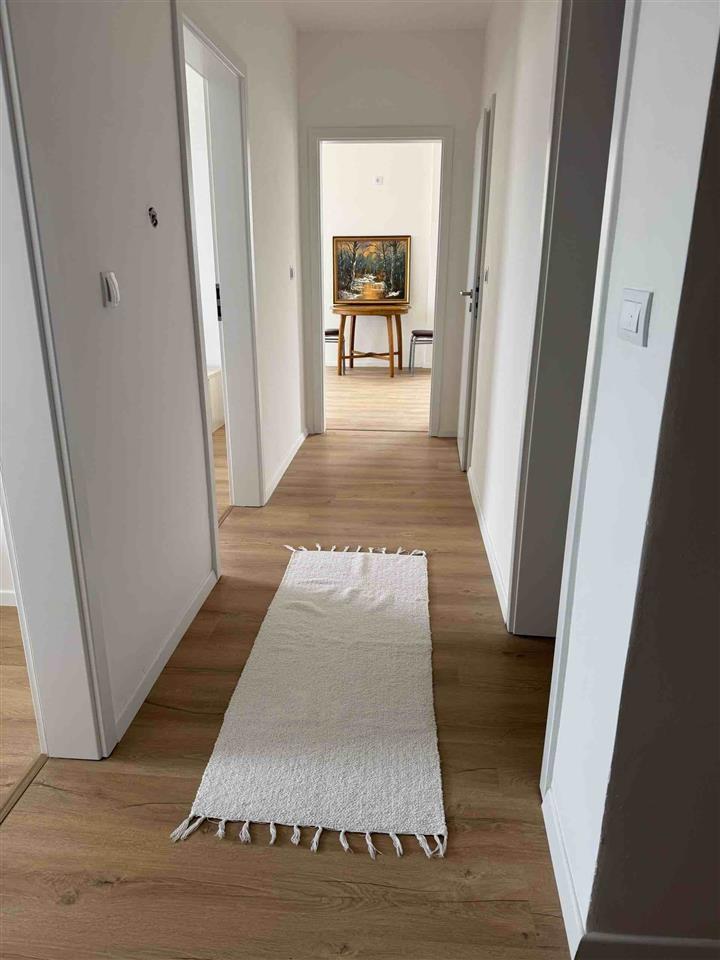 Banesa me qira ose ne shitje (2)