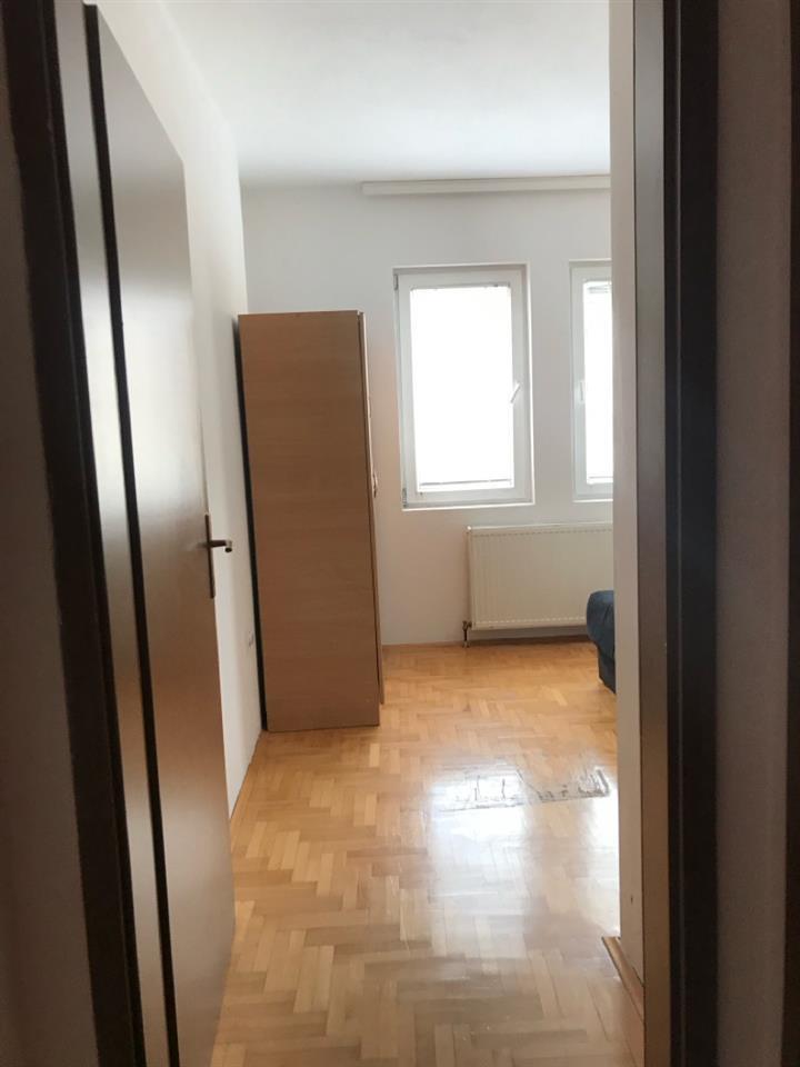 Banese me qera ne fushe kosove (4)