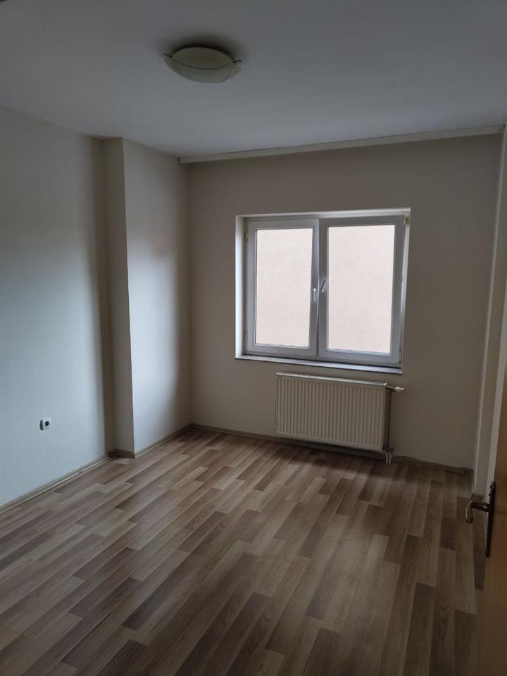 Banese me qira ne qender 300 muaj (3)