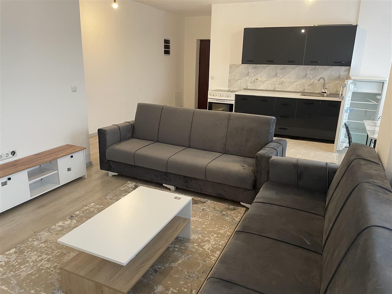 Leshohet me qera (5)