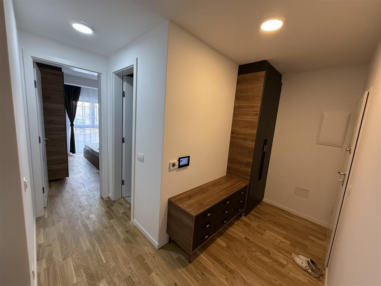 Leshohet me qira (8)