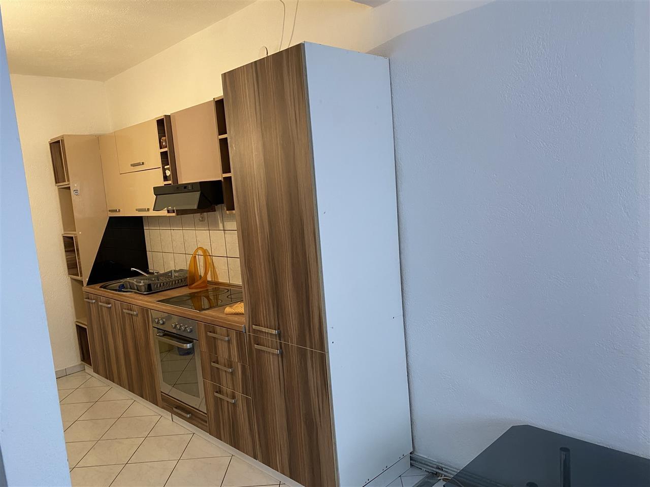 Leshoj banese me qira (8)