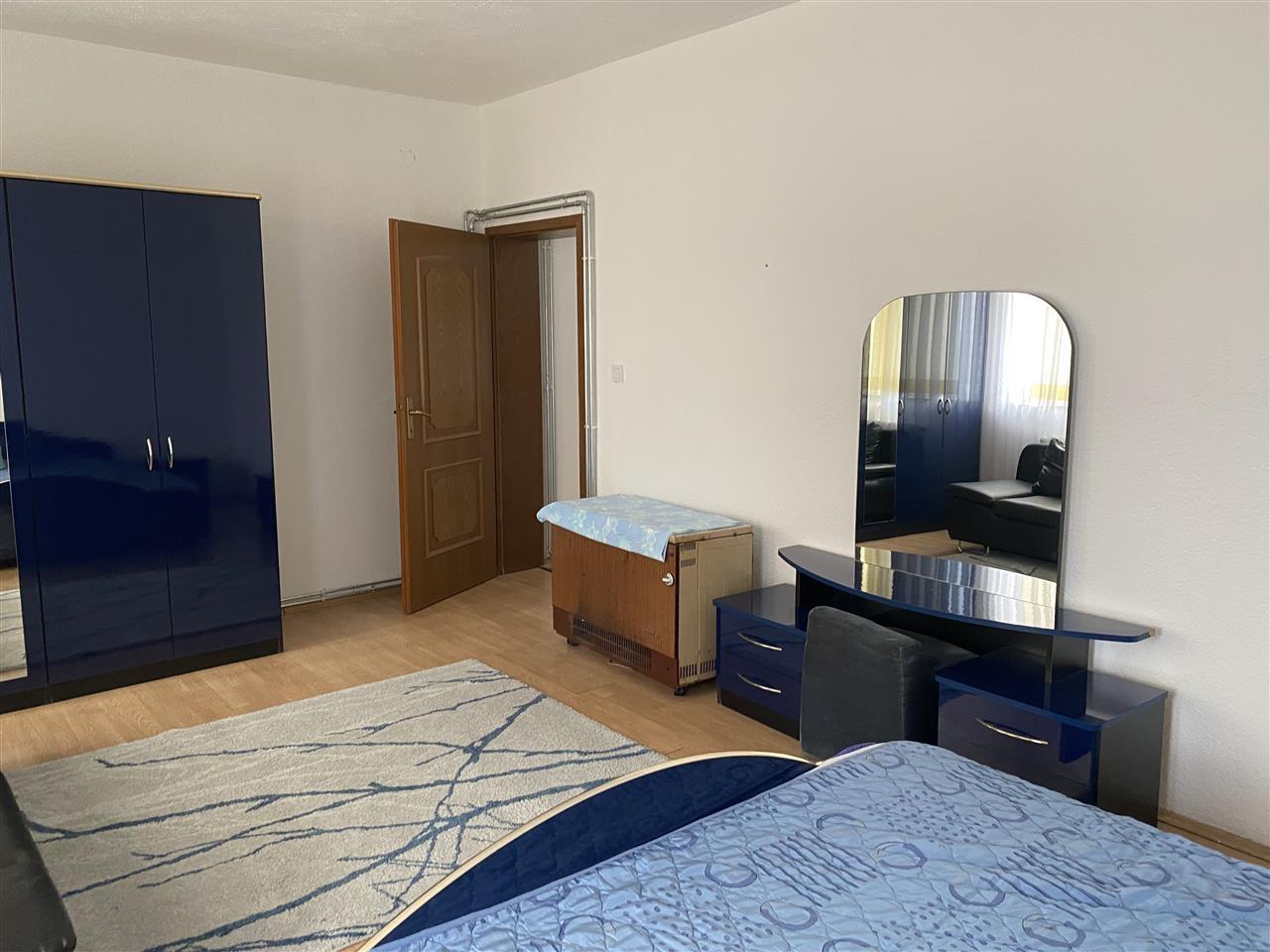 Leshoj banese me qira