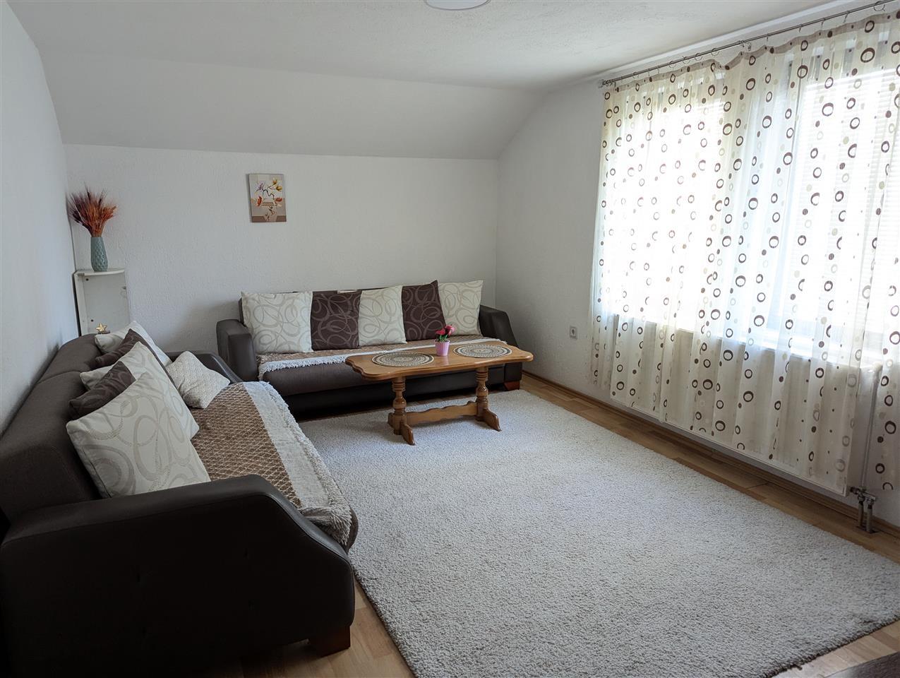 Banesa kat i shtepise ne lagjen mati 1 2 persona cift (7)