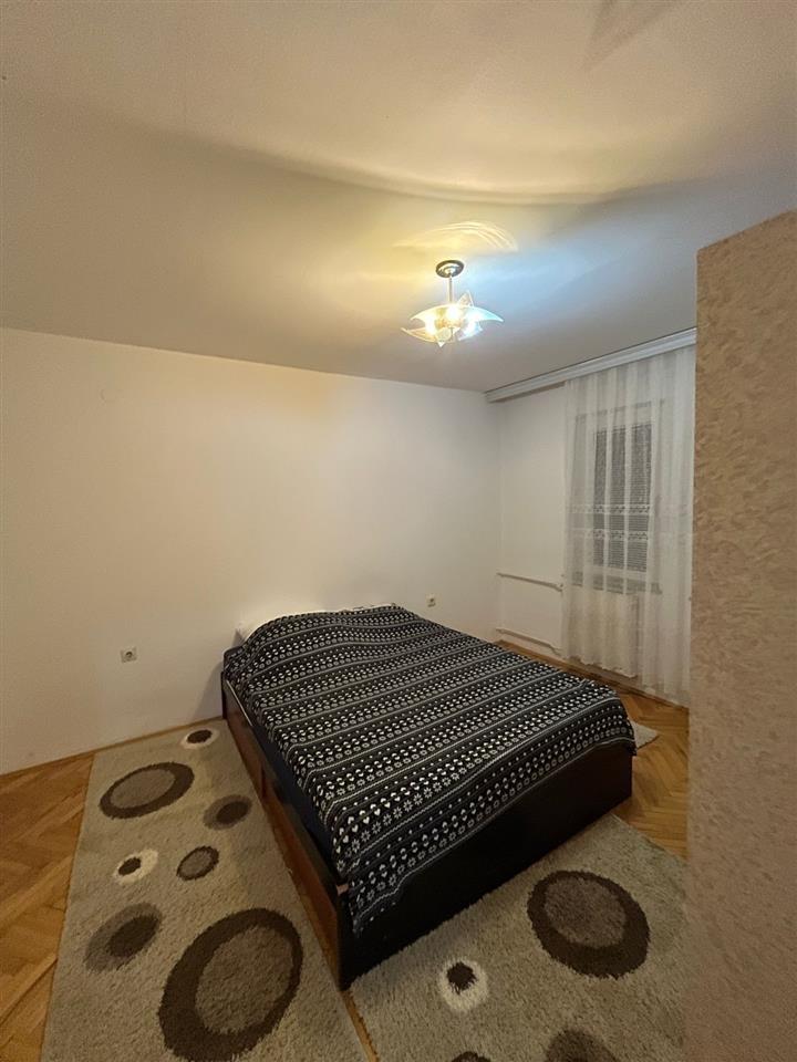 Banesa me qera ne bregun e diellit 250 (3)