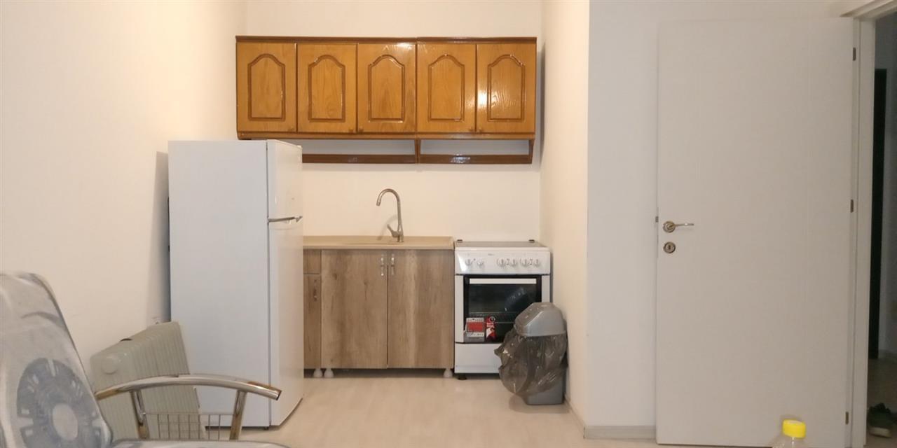 Banese me qera ne fushe kosove afer rruges dardania (3)