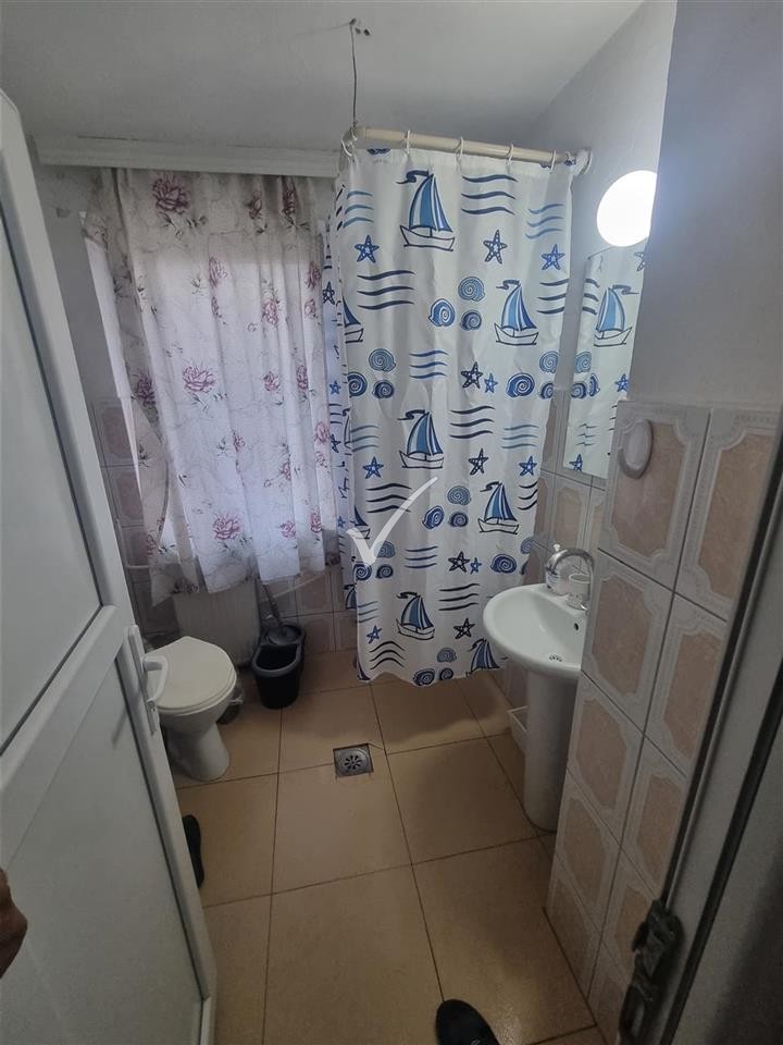 Jepet banesa me qera te kafet e vogla 7