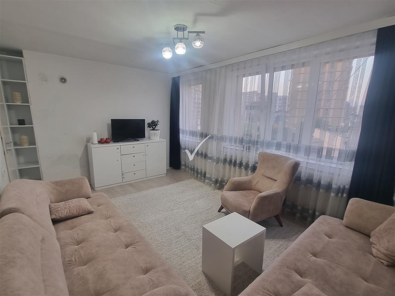 Jepet banesa me qera te kafet e vogla 9