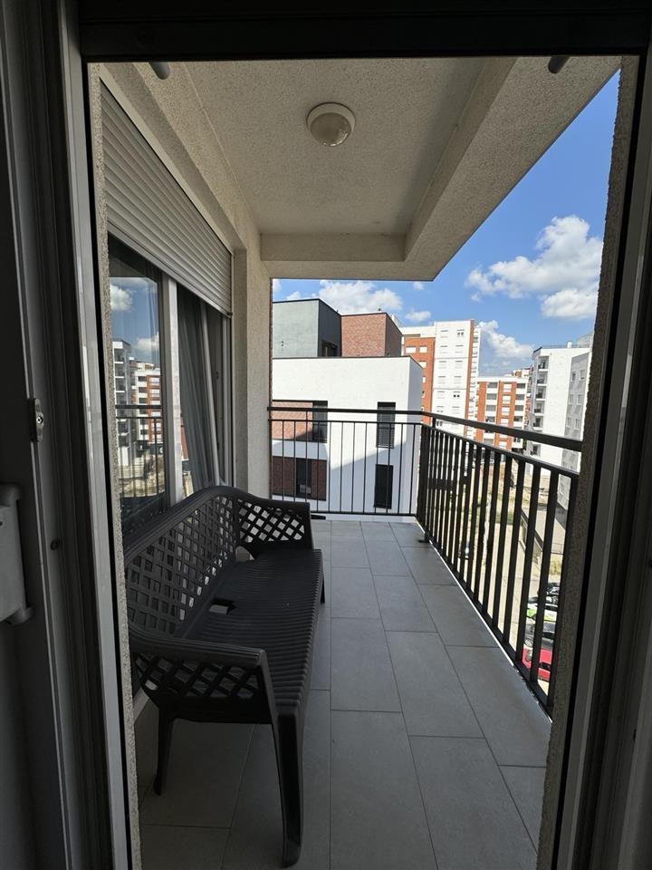 Jepet banesa me qera