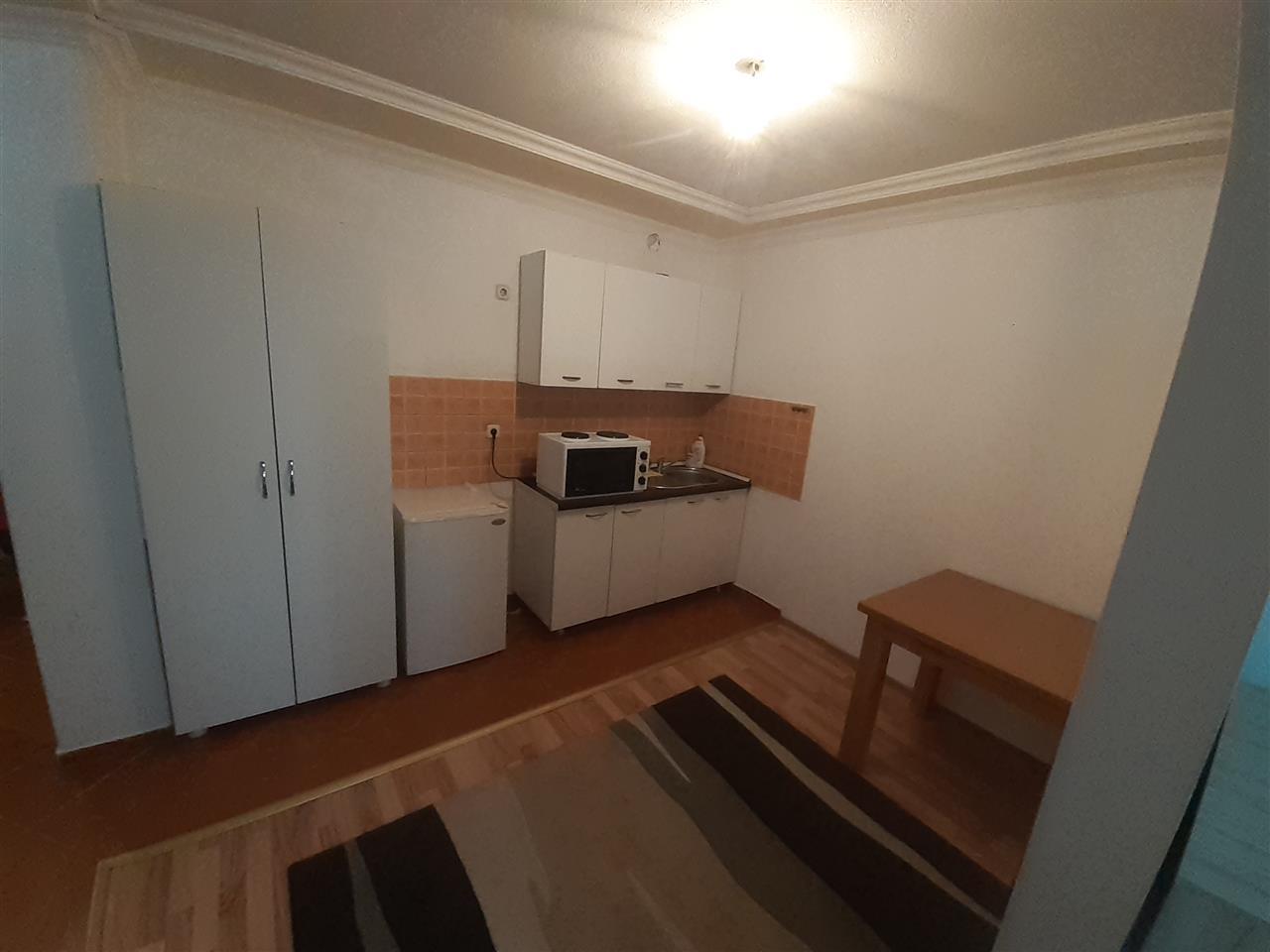 Jepet me qira banesa garsoniere te avni gjakova