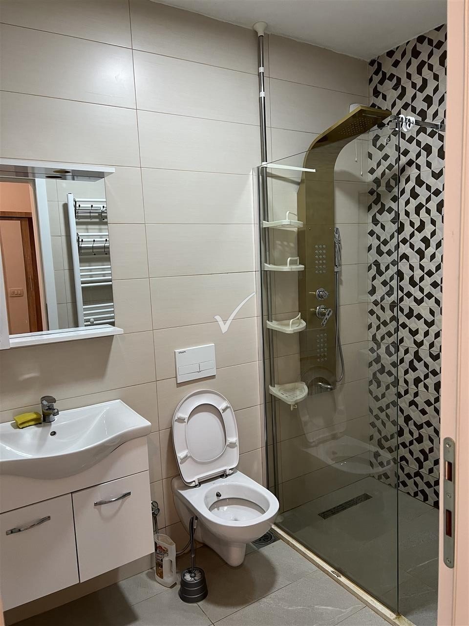 Leshohet me qira 4 1 rotated