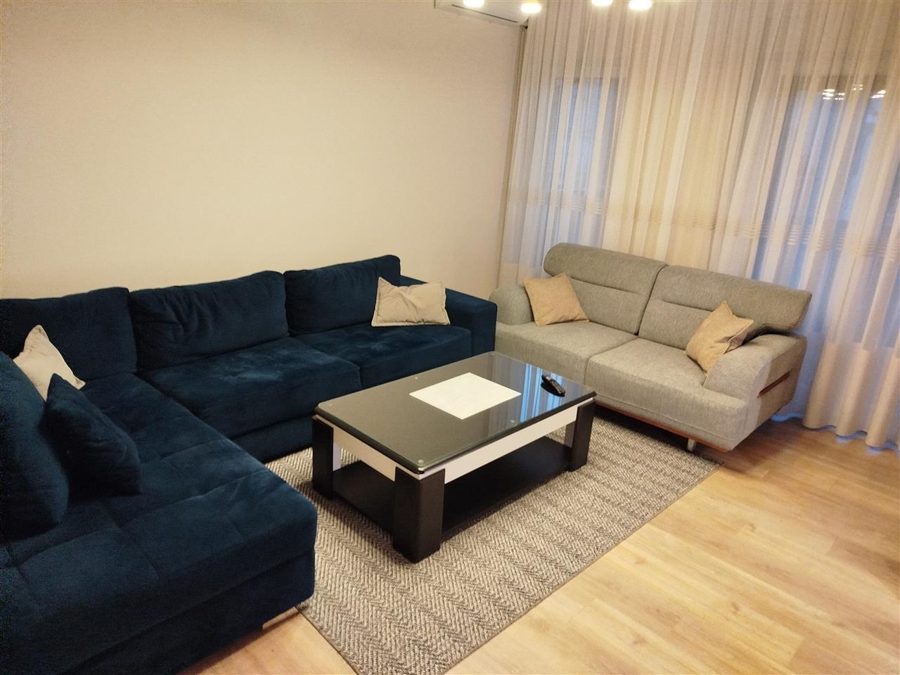 Shitet ose ipet me qira