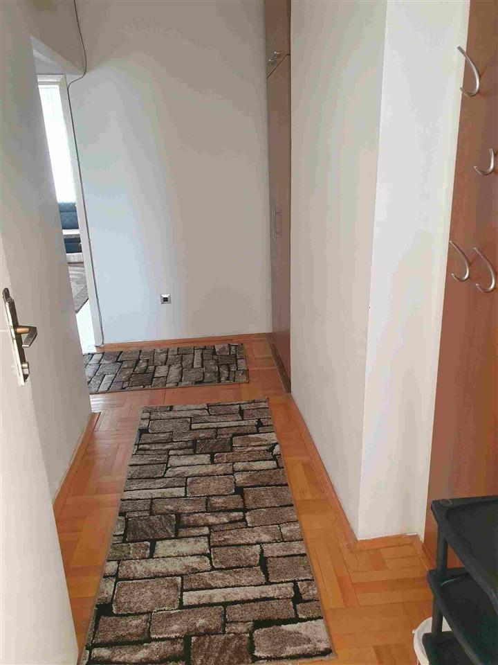 Banes me qera ne bregun e diellit