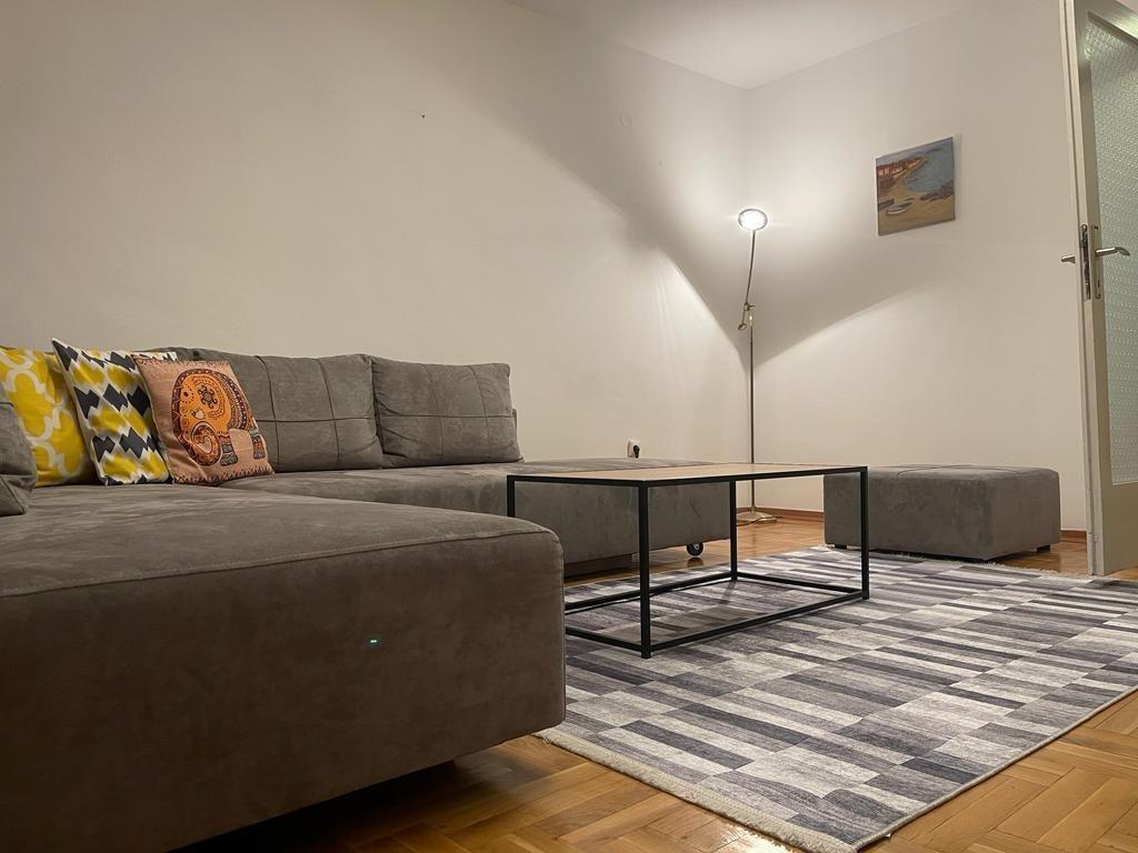 Banes me qera rr bill clinton te katedralja (1)